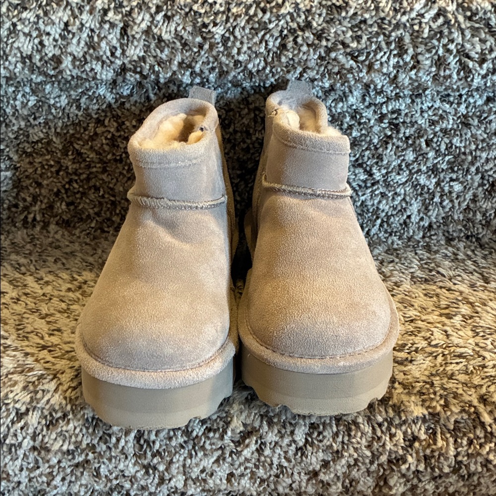 BearPaw Light Brown Suede Boots